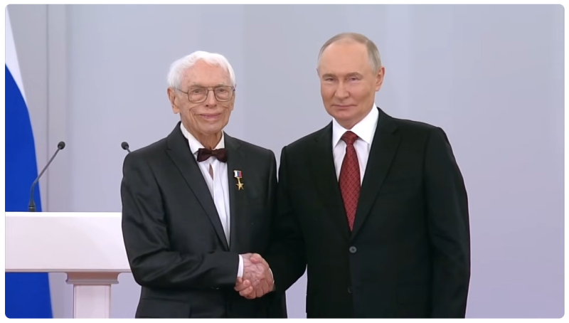 Гениальный, но "оплёванный Пугачёвой": Главному кинокомпозитору исполнилось 100 лет