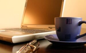 Япона мать Такаити, свобода лжи, пустые полки в Киеве: утренний кофе с EADaily