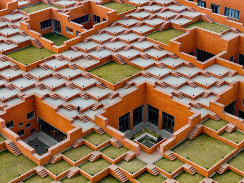 Новое здание университета "Престиж" в городе Индаур, Индия