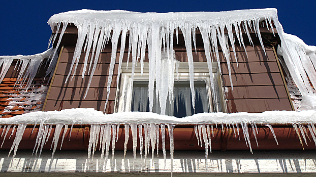 Плохая примета: о каких проблемах в доме говорят сосульки на крыше Плохая примета: о каких проблемах в доме говорят сосульки на крыше