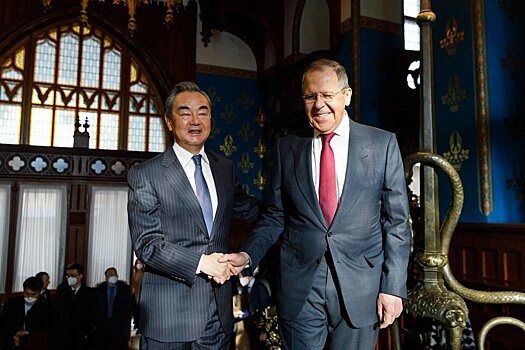 Лавров прибыл в Китай с официальным визитом