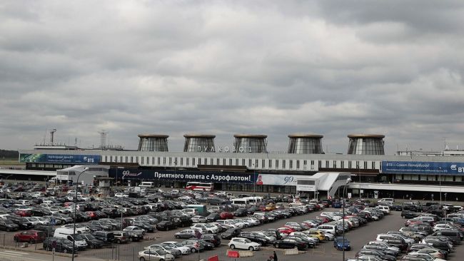 Аэропорт «Пулково» приостановил работу