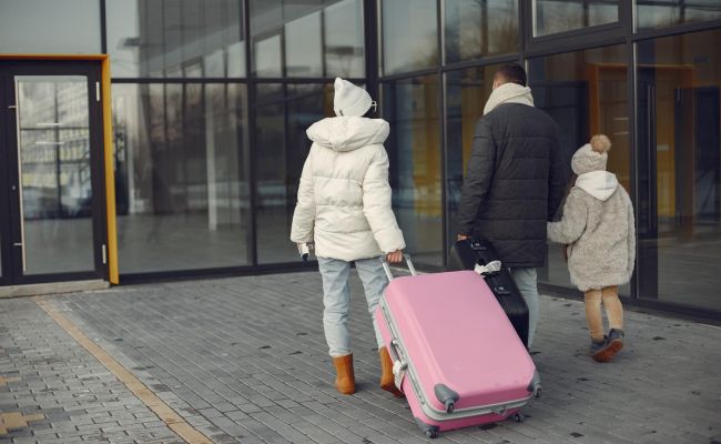 Более 10 российских аэропортов приостановили работу