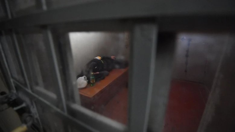 Более 400 россиян арестованы во Франции, ведётся следствие