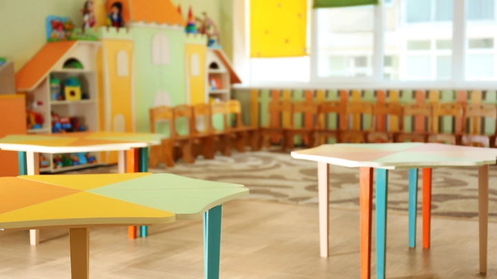 Детский сад в Махачкале обогнал ЦУМ по выручке. За два года — с 2,6 млн до 5,2 миллиардов. Как?