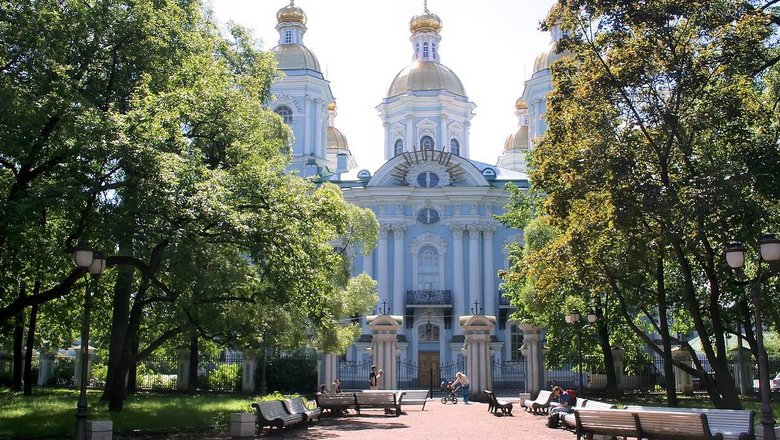 В Петербурге коммунальщики заперли местных жителей в Никольском саду на 1,5 часа