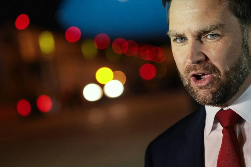 Вэнс вылетел в Пакистан для переговоров с Ираном