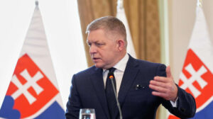 Фицо объяснил, что не так с идеей Мерца об особом статусе Украины в ЕС