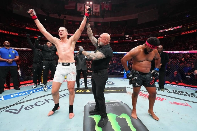 Волков на турнире UFC 328 одержав 40-ю победу в ММА, перебив Кортеса-Акосту