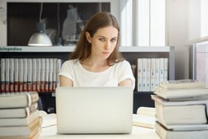 Как выбирать ноутбук для работы и учебы без переплаты