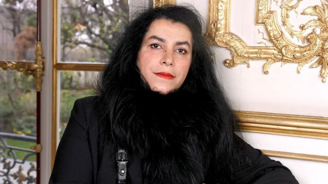 Писательница, автор бестселлера «Персеполис» в 56 лет «умерла от горя»