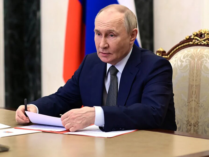 Путин подписал закон об аресте имущества уехавших за рубеж россиян: что изменится с 1 сентября