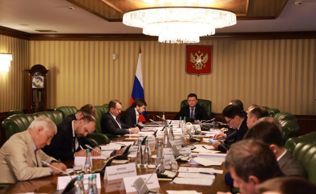 В правительстве подумали над тем, чтобы бензина стало больше: но не сказали, как есть