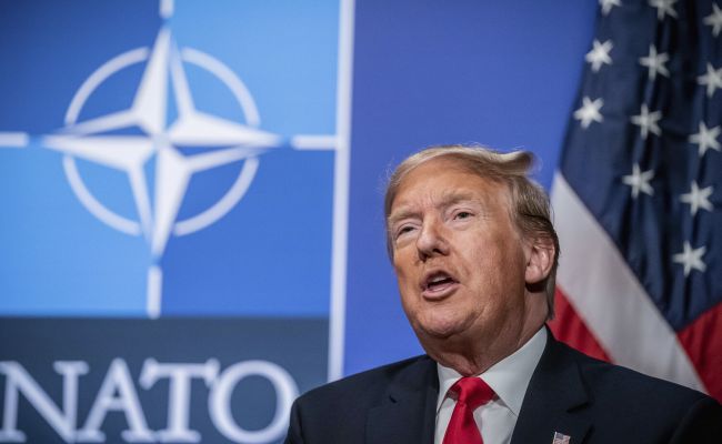 Трамп раасказал, что на саммите НАТО ему признались в любви