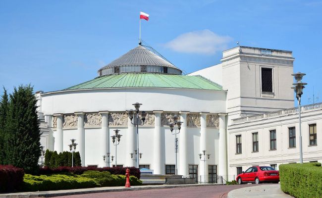 Зеленскому поставили ультиматум: С окровавленными вилами в ЕС и НАТО Киев не войдет