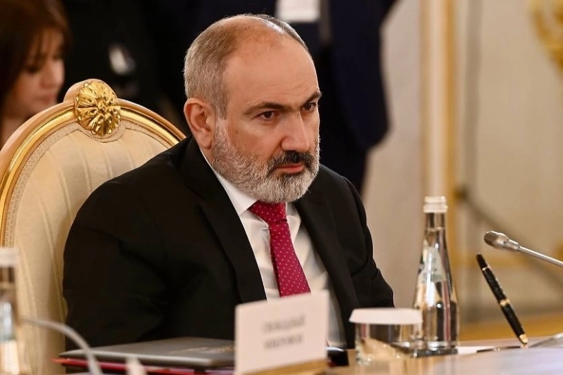 Правительство Армении во главе с Пашиняном ушло в отставку