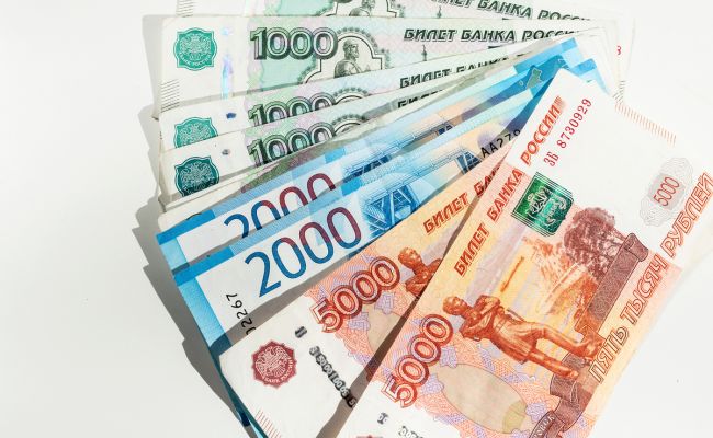 Россияне к концу июля довели до максимума спрос на наличные за весь 2026 год