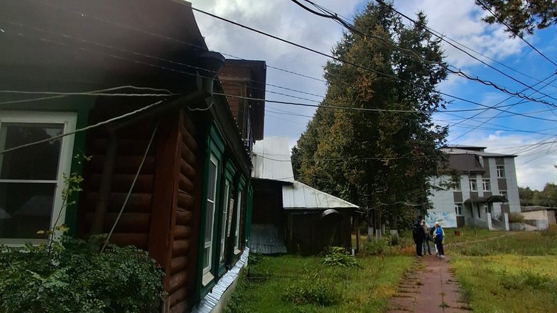 В комнате, где жил Мандельштам, не так давно действовал изолятор для буйных больных: репортаж из закрытой психбольницы в Саматихе